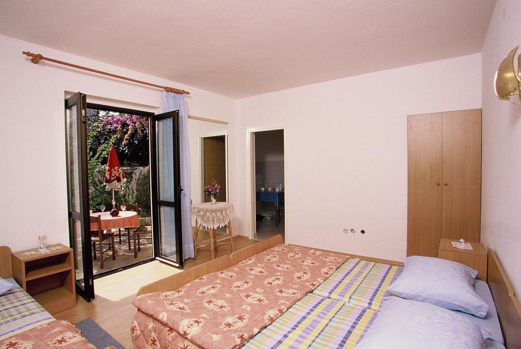 Apartments Boljat Supetar Zimmer foto